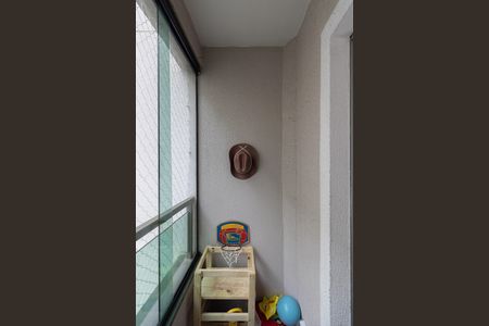 Sacada de apartamento à venda com 2 quartos, 47m² em Jardim Santa Teresinha, São Paulo