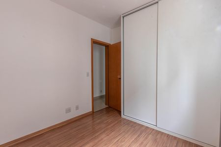 Apartamento à venda com 136m², 4 quartos e 3 vagas Apartamento à venda com 136m², 4 quartos e 3 vagasQuarto 2