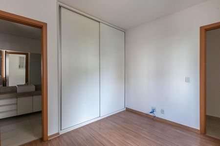 Apartamento à venda com 136m², 4 quartos e 3 vagas Apartamento à venda com 136m², 4 quartos e 3 vagasQuarto 3