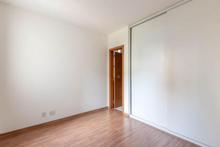 Apartamento à venda com 136m², 4 quartos e 3 vagas Apartamento à venda com 136m², 4 quartos e 3 vagasQuarto 3