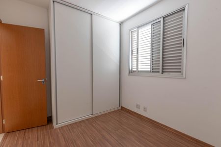 Apartamento à venda com 136m², 4 quartos e 3 vagas Apartamento à venda com 136m², 4 quartos e 3 vagasQuarto 2