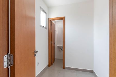 Apartamento à venda com 136m², 4 quartos e 3 vagas Apartamento à venda com 136m², 4 quartos e 3 vagasQuarto de Serviço