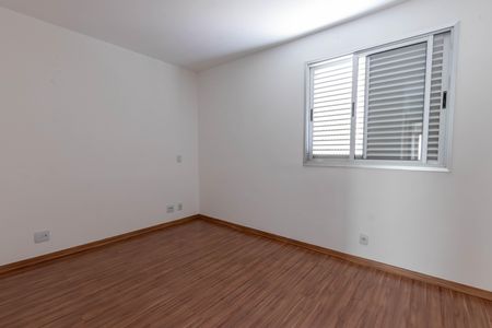 Apartamento à venda com 136m², 4 quartos e 3 vagas Apartamento à venda com 136m², 4 quartos e 3 vagasQuarto 4