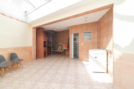 Casa para alugar com 116m², 2 quartos e 2 vagasÁrea de Serviço / Quintal