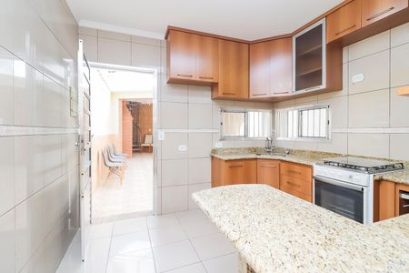 Casa para alugar com 116m², 2 quartos e 2 vagasCozinha
