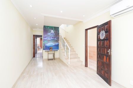 Sala de casa para alugar com 2 quartos, 116m² em Jardim Norma, São Paulo