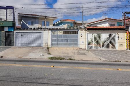 Casa para alugar com 116m², 2 quartos e 2 vagasFachada