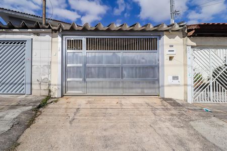 Casa para alugar com 116m², 2 quartos e 2 vagasFachada