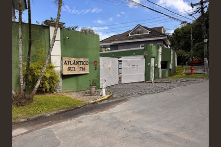 Casa de condomínio à venda com 220m², 3 quartos e sem vaga Casa de condomínio à venda com 220m², 3 quartos e sem vagaFachada Condomínio