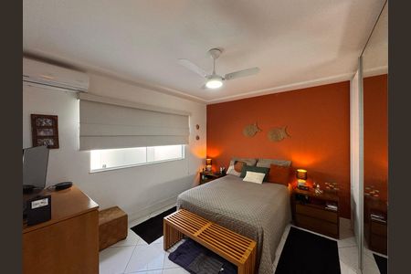 Casa de condomínio à venda com 220m², 3 quartos e sem vaga Casa de condomínio à venda com 220m², 3 quartos e sem vagaSuíte 3