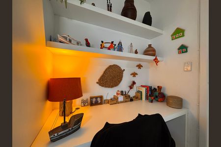 Casa de condomínio à venda com 220m², 3 quartos e sem vaga Casa de condomínio à venda com 220m², 3 quartos e sem vagaSuíte 3