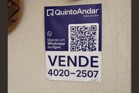 Casa de condomínio à venda com 220m², 3 quartos e sem vaga Casa de condomínio à venda com 220m², 3 quartos e sem vagaPlaquinha Quinto Andar
