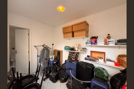 Casa de condomínio à venda com 220m², 3 quartos e sem vaga Casa de condomínio à venda com 220m², 3 quartos e sem vagaÁrea de Serviço - Quarto