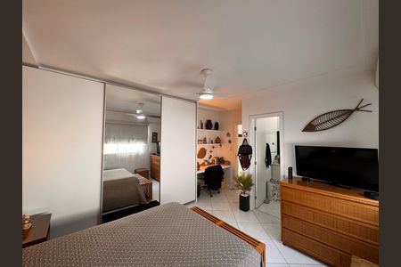 Casa de condomínio à venda com 220m², 3 quartos e sem vaga Casa de condomínio à venda com 220m², 3 quartos e sem vagaSuíte 3