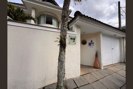 Casa de condomínio à venda com 220m², 3 quartos e sem vaga Casa de condomínio à venda com 220m², 3 quartos e sem vagaPlaquinha Quinto Andar