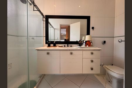 Casa de condomínio à venda com 220m², 3 quartos e sem vaga Casa de condomínio à venda com 220m², 3 quartos e sem vagaSuíte 2 - Banheiro