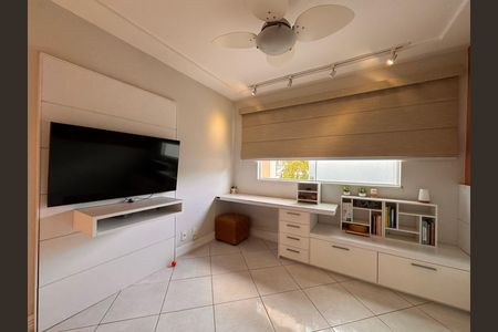 Casa de condomínio à venda com 220m², 3 quartos e sem vaga Casa de condomínio à venda com 220m², 3 quartos e sem vagaSuíte 2