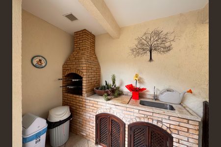 Casa de condomínio à venda com 220m², 3 quartos e sem vaga Casa de condomínio à venda com 220m², 3 quartos e sem vagaÁrea externa