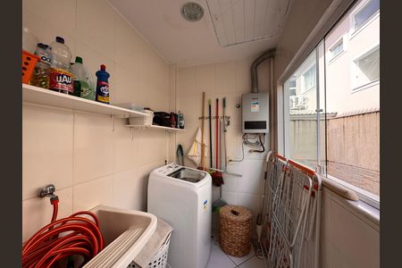 Casa de condomínio à venda com 220m², 3 quartos e sem vaga Casa de condomínio à venda com 220m², 3 quartos e sem vagaÁrea de Serviço