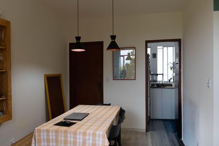 Sala de apartamento à venda com 2 quartos, 65m² em Estoril, Belo Horizonte
