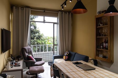 Sala de apartamento à venda com 2 quartos, 65m² em Estoril, Belo Horizonte