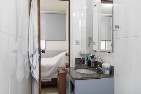 Apartamento à venda com 65m², 2 quartos e 1 vaga Apartamento à venda com 65m², 2 quartos e 1 vagaBanheiro da Suíte