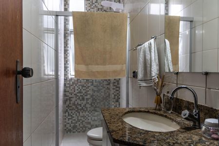 Apartamento à venda com 65m², 2 quartos e 1 vaga Apartamento à venda com 65m², 2 quartos e 1 vagaBanheiro Social