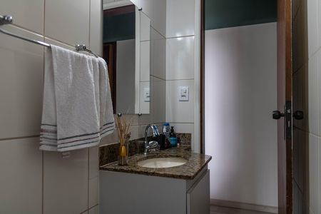 Apartamento à venda com 65m², 2 quartos e 1 vaga Apartamento à venda com 65m², 2 quartos e 1 vagaBanheiro Social