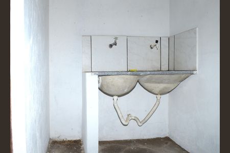 Casa para alugar com 48m², 2 quartos e 1 vagaÁrea de Serviço