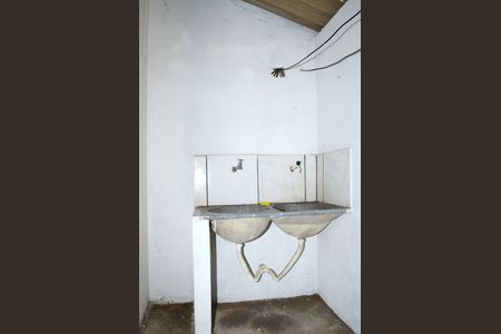 Casa para alugar com 48m², 2 quartos e 1 vagaÁrea de Serviço