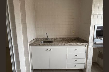 Apartamento para alugar com 42m², 1 quarto e 1 vaga Apartamento para alugar com 42m², 1 quarto e 1 vagaSacada