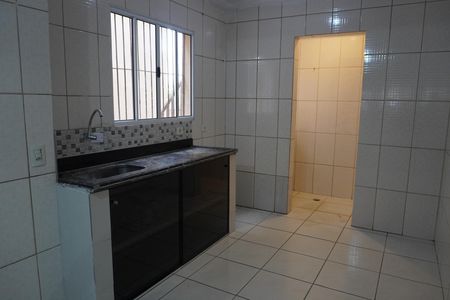 Casa para alugar com 3 quartos, 50m² em Jardim Helena, São Paulo