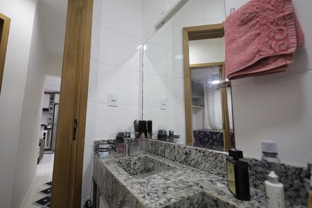 Apartamento à venda com 80m², 2 quartos e 1 vaga Apartamento à venda com 80m², 2 quartos e 1 vagaBanheiro