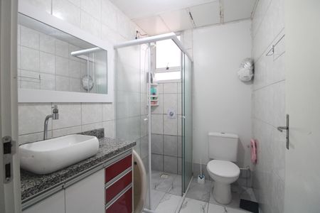 Banheiro de apartamento para alugar com 2 quartos, 56m² em Jardim Belcito, São Paulo