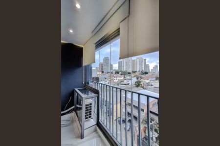 Studio para alugar com 27m², 1 quarto e sem vaga Studio para alugar com 27m², 1 quarto e sem vagaVaranda