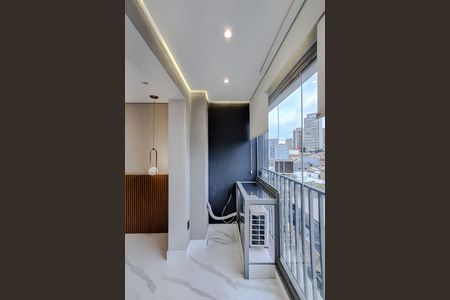 Studio para alugar com 27m², 1 quarto e sem vaga Studio para alugar com 27m², 1 quarto e sem vagaVaranda