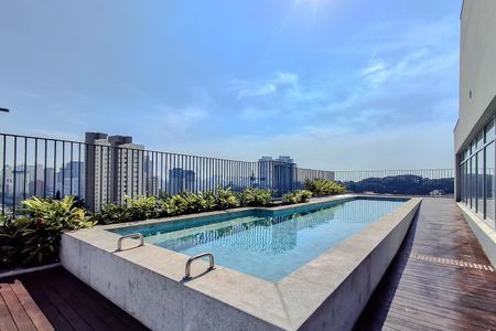 Studio à venda com 27m², 1 quarto e sem vaga Studio à venda com 27m², 1 quarto e sem vagaÁrea comum - Piscina