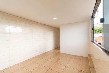 Casa para alugar com 75m², 2 quartos e 1 vagaSala