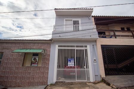 Casa para alugar com 100m², 2 quartos e 1 vaga Casa para alugar com 100m², 2 quartos e 1 vagaFachada