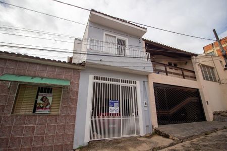 Casa para alugar com 100m², 2 quartos e 1 vaga Casa para alugar com 100m², 2 quartos e 1 vagaFachada