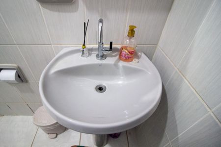 Casa para alugar com 100m², 2 quartos e 1 vaga Casa para alugar com 100m², 2 quartos e 1 vagaBanheiro