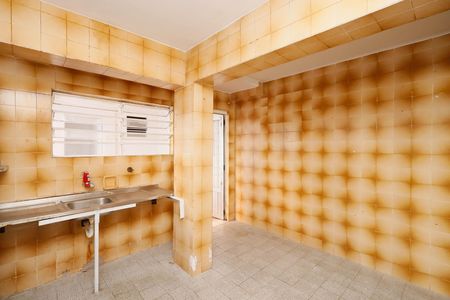 Casa à venda com 148m², 4 quartos e 2 vagasCozinha 