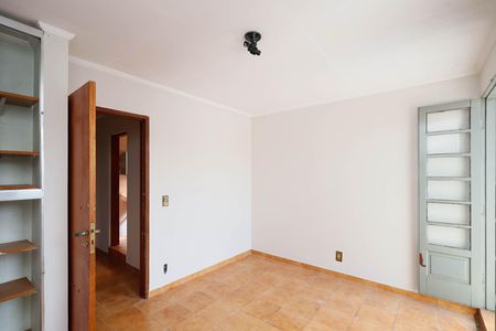 Casa à venda com 148m², 4 quartos e 2 vagasQuarto 1