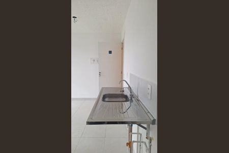 Cozinha de apartamento à venda com 2 quartos, 34m² em Parque Industrial Tomas Edson, São Paulo