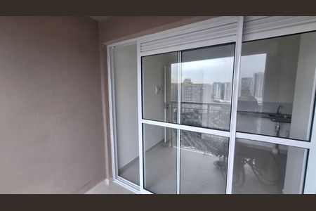 Apartamento à venda com 34m², 2 quartos e sem vaga Apartamento à venda com 34m², 2 quartos e sem vagaVaranda