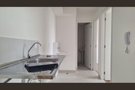 Cozinha de apartamento à venda com 2 quartos, 34m² em Parque Industrial Tomas Edson, São Paulo