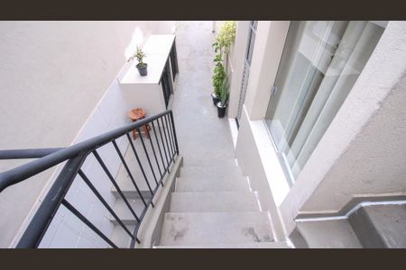 Casa para alugar com 95m², 1 quarto e 1 vaga Casa para alugar com 95m², 1 quarto e 1 vagaEscada