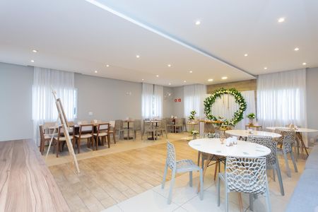 Apartamento à venda com 34m², 2 quartos e sem vaga Apartamento à venda com 34m², 2 quartos e sem vagaÁrea comum - Salão de Festas
