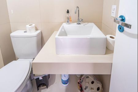 Apartamento à venda com 46m², 2 quartos e 1 vaga Apartamento à venda com 46m², 2 quartos e 1 vagaBanheiro