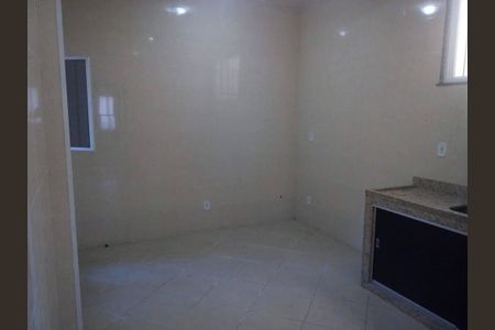 Casa à venda com 70m², 4 quartos e sem vaga